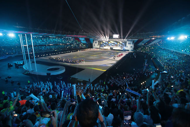 2018十大LED顯示屏案例 | 看“LCF”如何攻城略地！