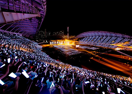 悟空體育LED透明屏助力張韶涵泉州演唱會震撼開唱