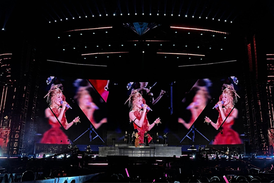 9年等待終圓夢(mèng)！悟空體育LED屏幕點(diǎn)亮張韶涵南昌演唱會(huì)璀璨之夜！